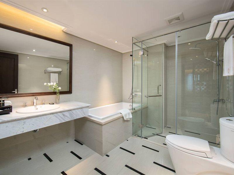 The Q Hotel Ханой Экстерьер фото